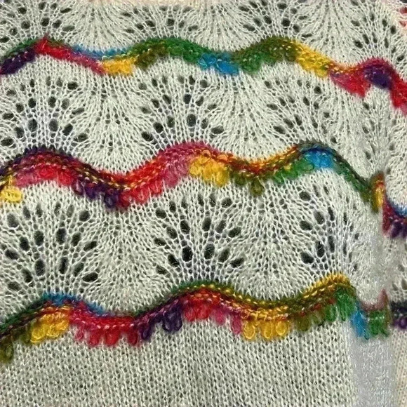 Small, medium andthewhy thin rainbow sweater, tie back - Picture 3 of 6